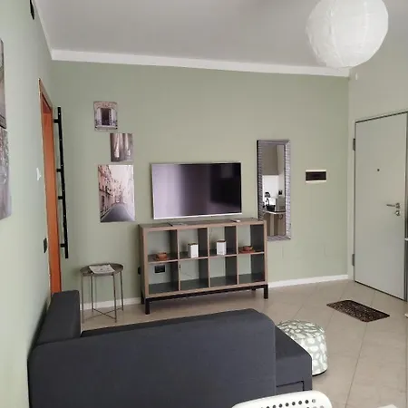 Near Expo And Center 9 Apartamento Verona